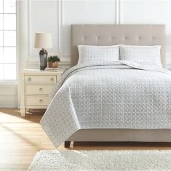 Signature Design By Ashley® Mayda Gray/White King Quilt Set -Bedding Store 1a595249 5a1b 4df7 97d0 2178610296cc