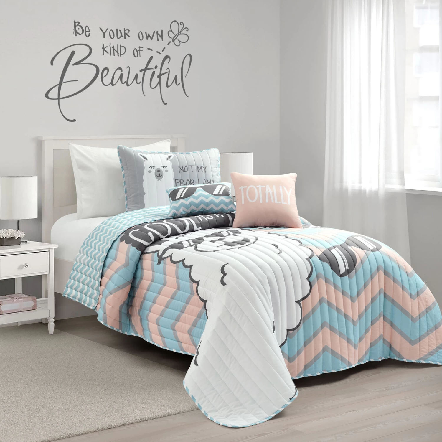 Cool As Llama Reversible Quilt 4Pc Set 4 Cool As Llama Reversible Quilt 4Pc Set - Image 2