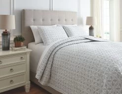 Signature Design By Ashley® Mayda Gray/White King Quilt Set -Bedding Store 4ea2fa9e 5cce 4e04 80ac 35bc1af6e3bc