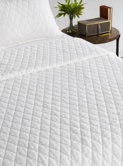 Classic Home Vintage Lana 4-Piece White King Quilt Set -Bedding Store 7ea8d245 0c71 4fbc 8895 eaf53b0c8c97