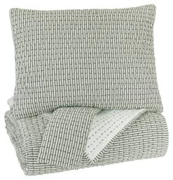 Doralia Queen Coverlet Set